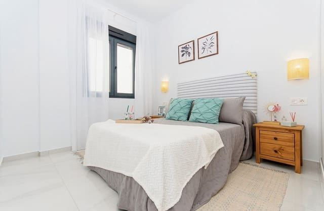 3 soverom Villa til salgs i Vistabella, Orihuela med svømmebasseng garasje - € 389 000 (Ref: 7090166)