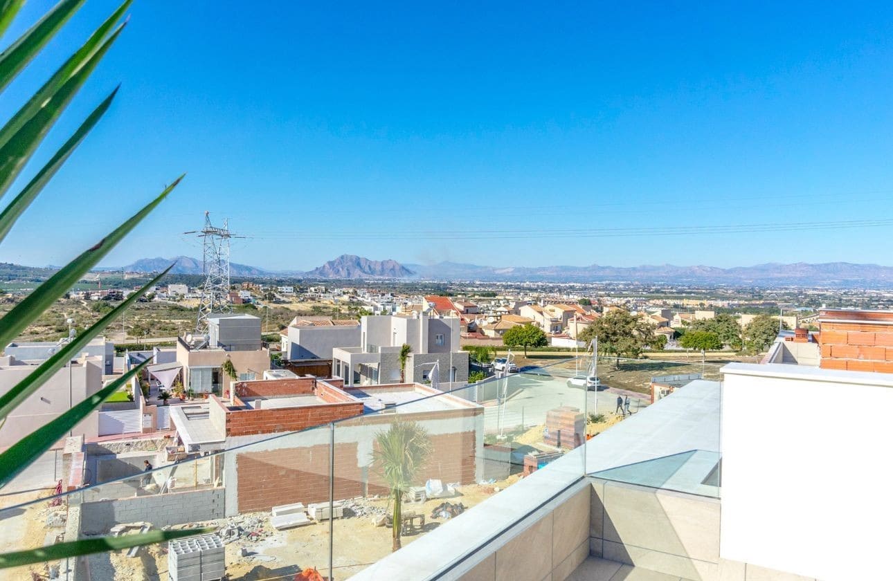 3 Zimmer Villa zu verkaufen in Ciudad Quesada mit Pool Garage - 649.000 € (Ref: 7090282)