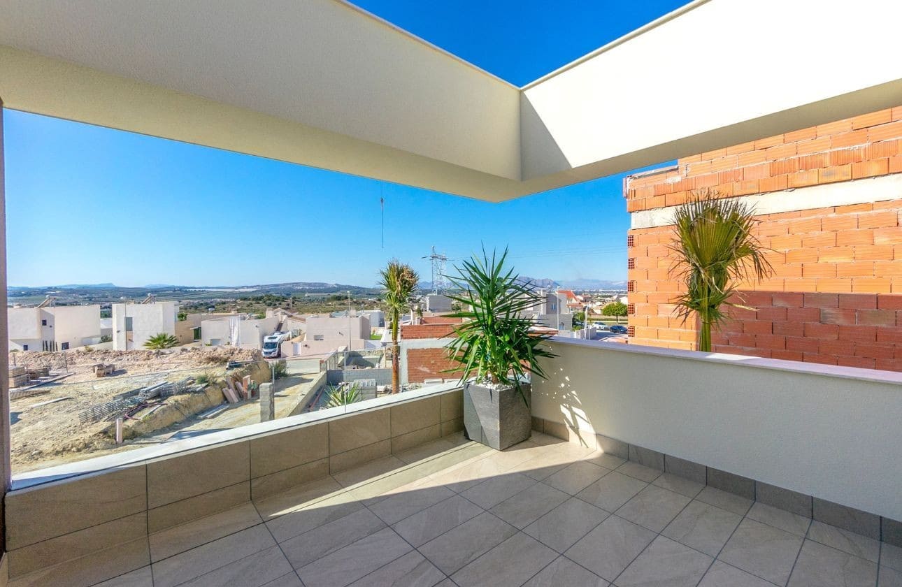 3 Zimmer Villa zu verkaufen in Ciudad Quesada mit Pool Garage - 649.000 € (Ref: 7090282)