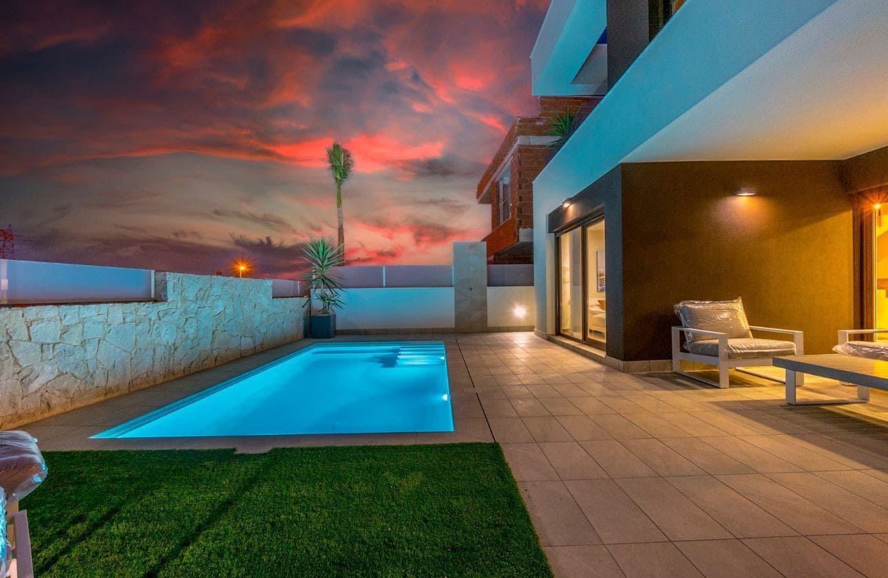 3 Zimmer Villa zu verkaufen in Ciudad Quesada mit Pool Garage - 649.000 € (Ref: 7090282)