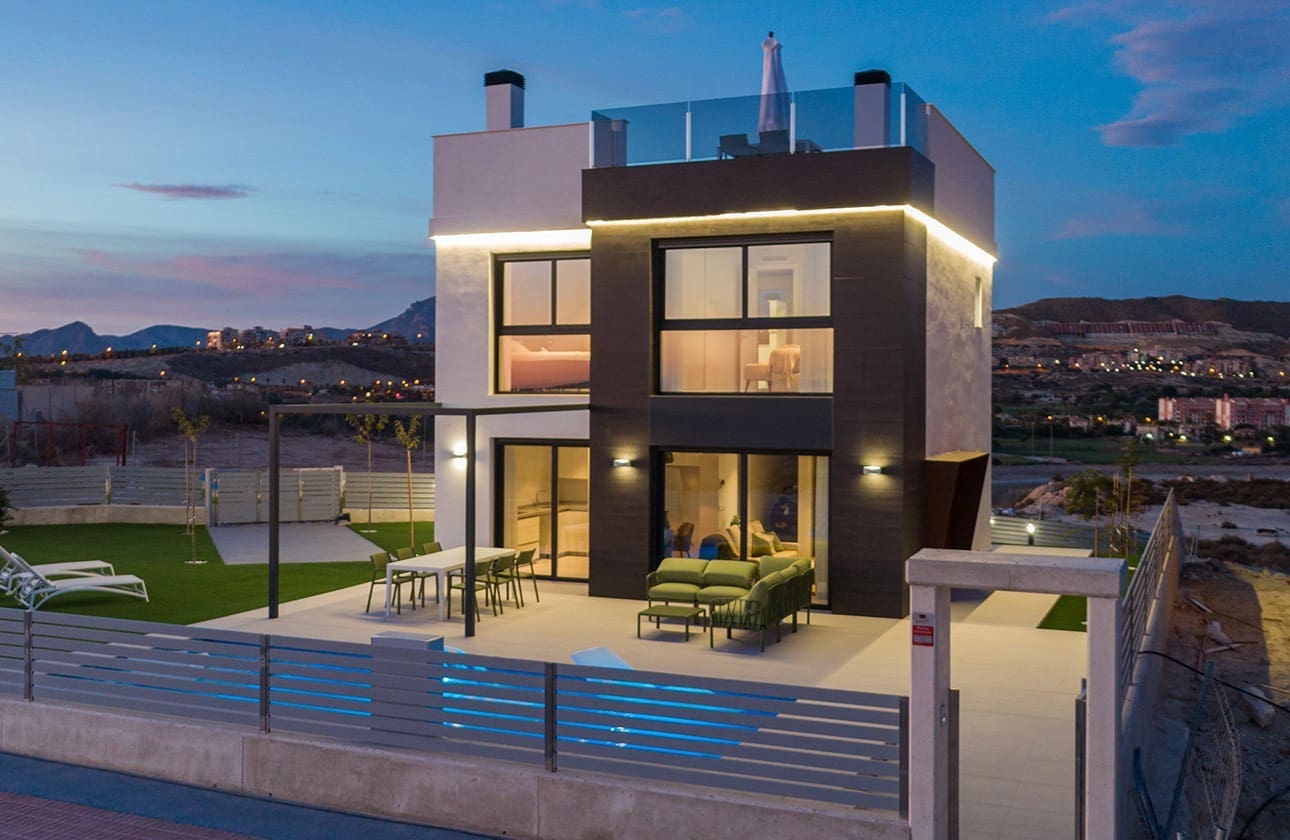 3 sovrum Villa till salu i El Campello med pool garage - 495 000 € (Ref: 7090375)