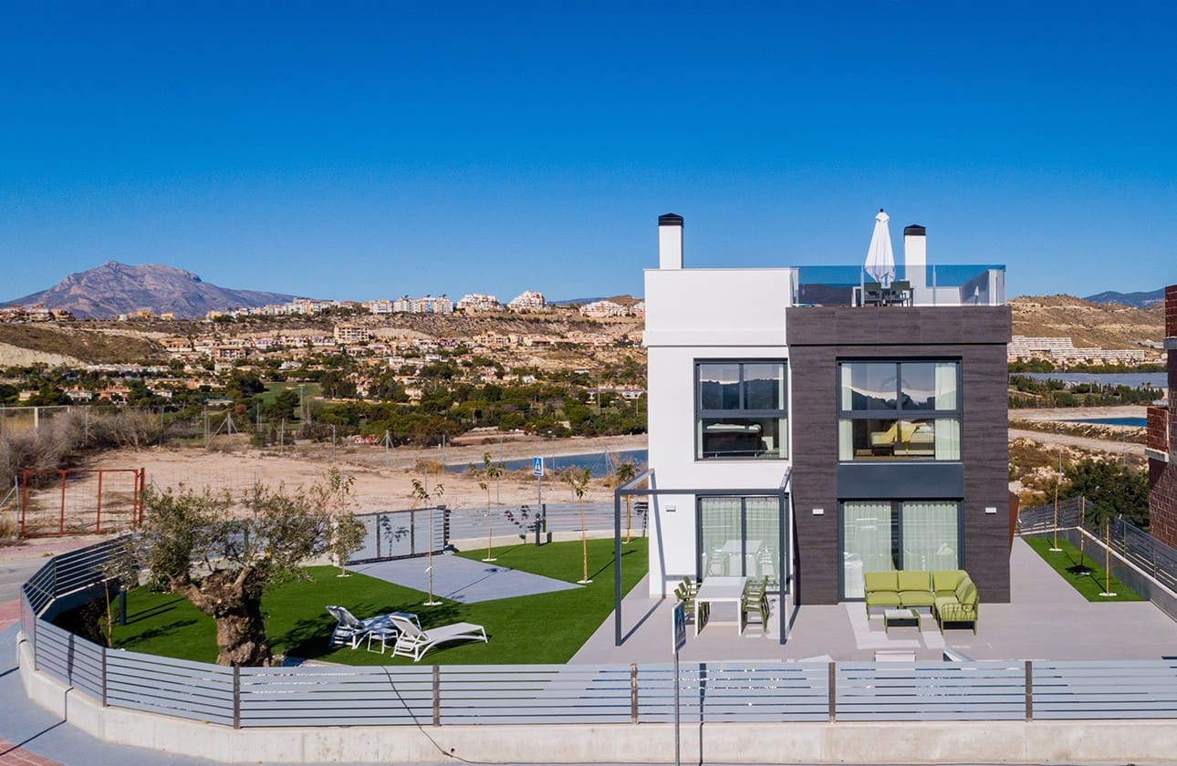 3 sovrum Villa till salu i El Campello med pool garage - 495 000 € (Ref: 7090375)