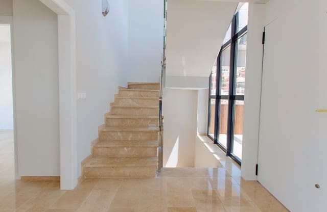 Chalet de 5 habitaciones en Golf Bahía, Finestrat en venta con piscina garaje - 760.000 € (Ref: 7124958)