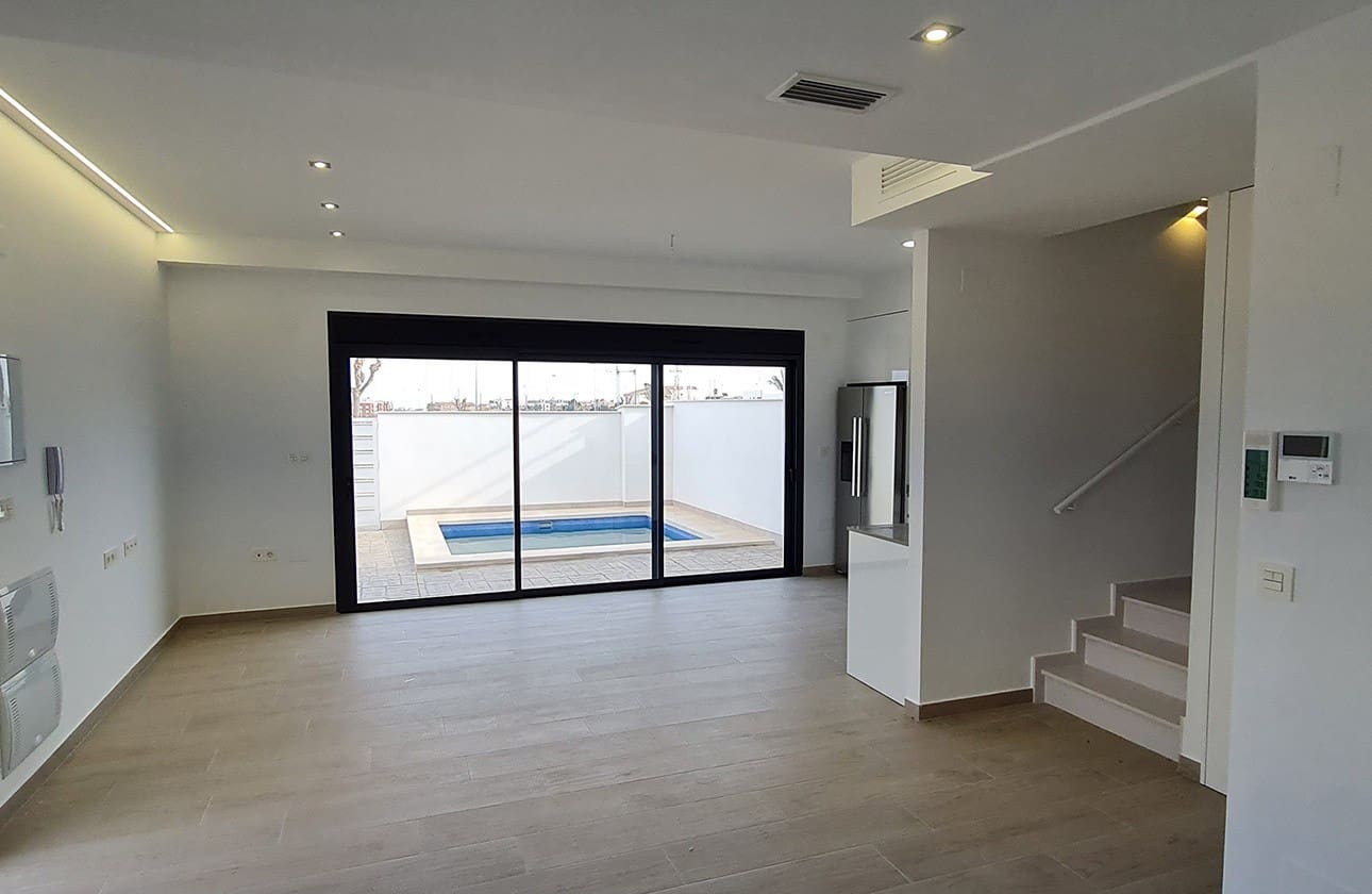 3 bedroom Villa for sale in Villamartin with pool garage - € 449,900 (Ref: 7132085)