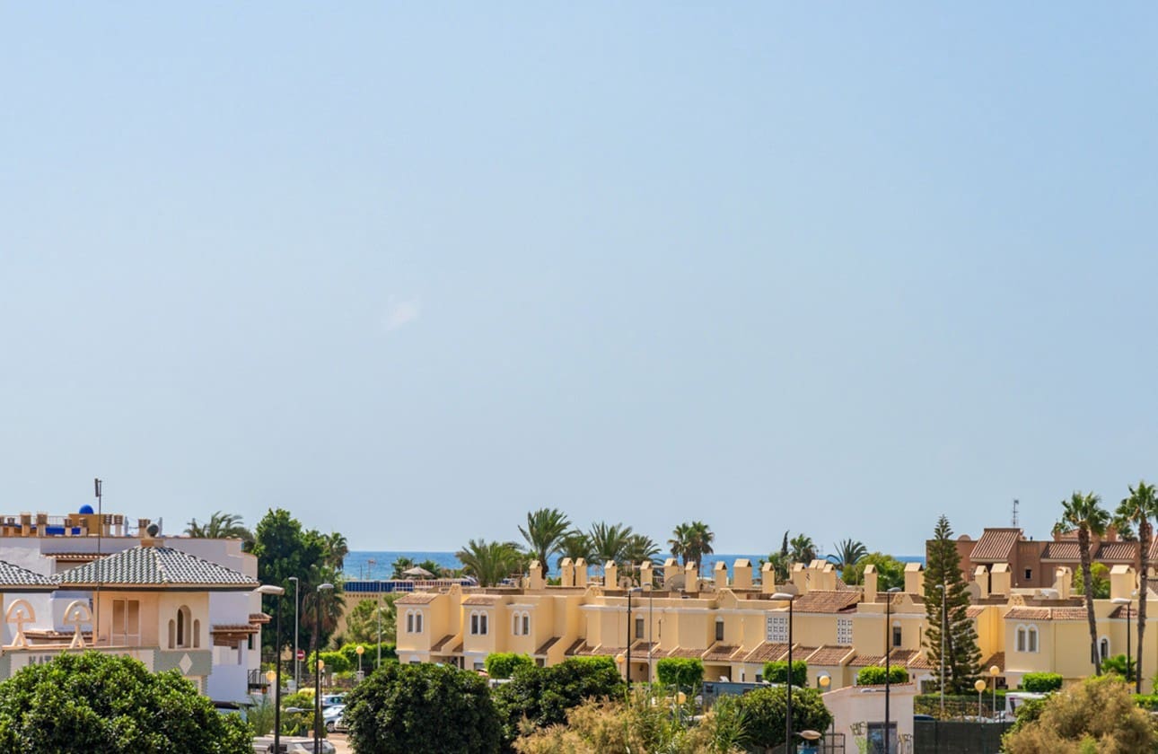 3 soveværelse Villa til salg i Almeria by med swimmingpool - € 429.000 (Ref: 7146186)