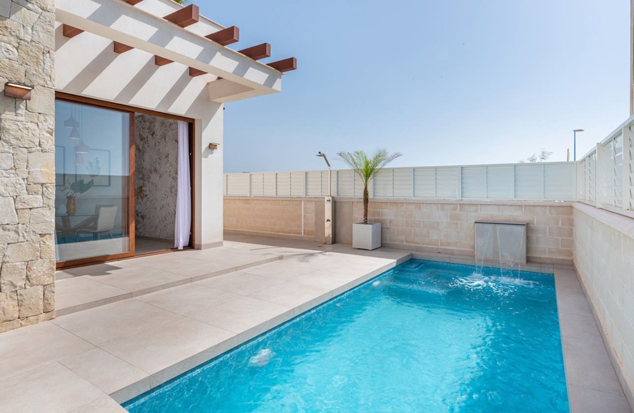 3 soveværelse Villa til salg i Almeria by med swimmingpool - € 429.000 (Ref: 7146186)