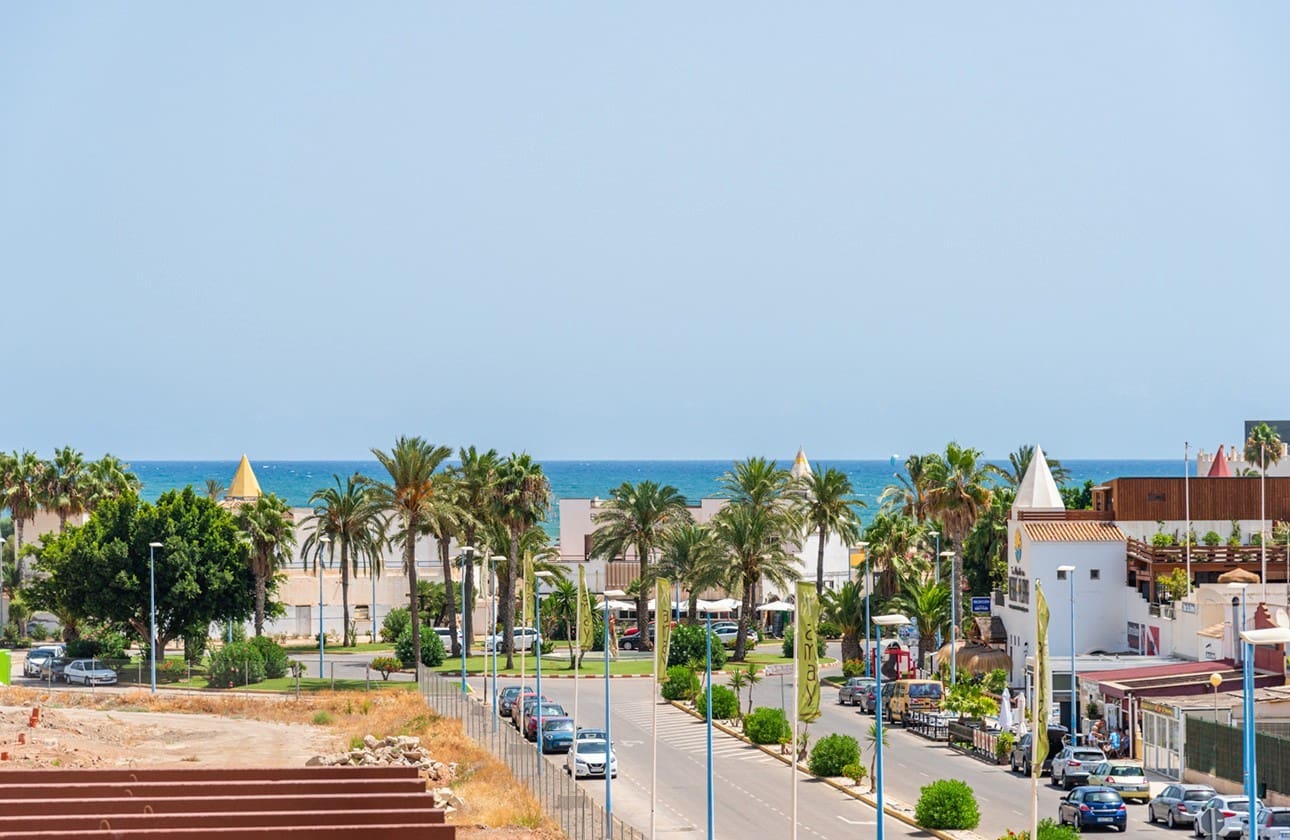 3 soveværelse Villa til salg i Almeria by med swimmingpool - € 459.000 (Ref: 7146188)