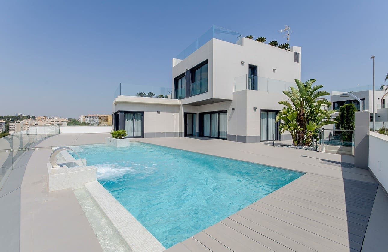 3 soverom Villa til salgs i Dehesa de Campoamor med svømmebasseng garasje - € 1 375 000 (Ref: 7146197)