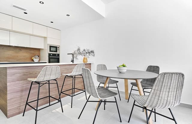 2 sypialnia Penthouse na sprzedaż w La Veleta, Torrevieja z basenem garażem - 380 000 € (Ref: 7296565)