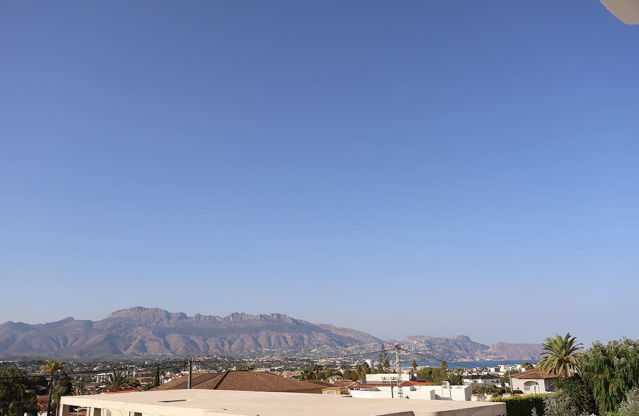 4 bedroom Villa for sale in Albir with pool garage - € 895,000 (Ref: 7375532)