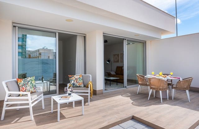 Ático de 2 habitaciones en Villamartin, Orihuela en venta con piscina garaje - 425.000 € (Ref: 7659082)