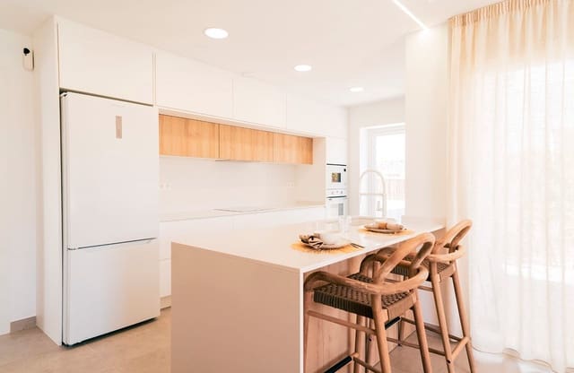 3 makuuhuone Huvila myytävänä paikassa Pilar de la Horadada ciudad, Pilar de la Horadada mukana uima-altaan 
autotalli - 469 000 € (Ref: 7712961)