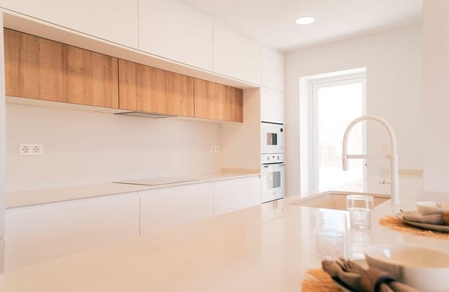 3 makuuhuone Huvila myytävänä paikassa Pilar de la Horadada ciudad, Pilar de la Horadada mukana uima-altaan 
autotalli - 469 000 € (Ref: 7712961)