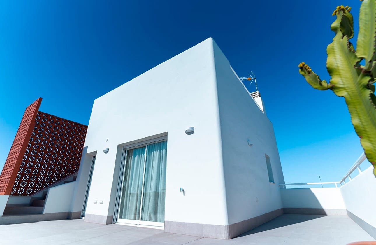 3 makuuhuone Huvila myytävänä paikassa Pilar de la Horadada mukana uima-altaan 
autotalli - 469 000 € (Ref: 7712961)