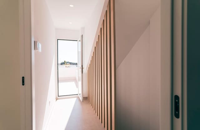 3 makuuhuone Huvila myytävänä paikassa Pilar de la Horadada ciudad, Pilar de la Horadada mukana uima-altaan 
autotalli - 469 000 € (Ref: 7712961)