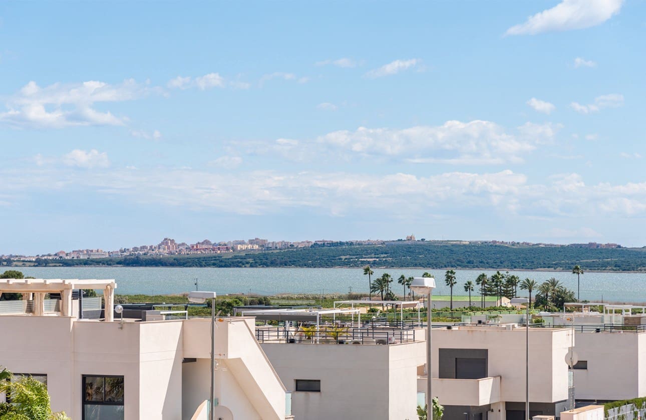 3 soveværelse Semi-Rækkehus til salg i Los Montesinos med swimmingpool garage - € 485.000 (Ref: 7853695)