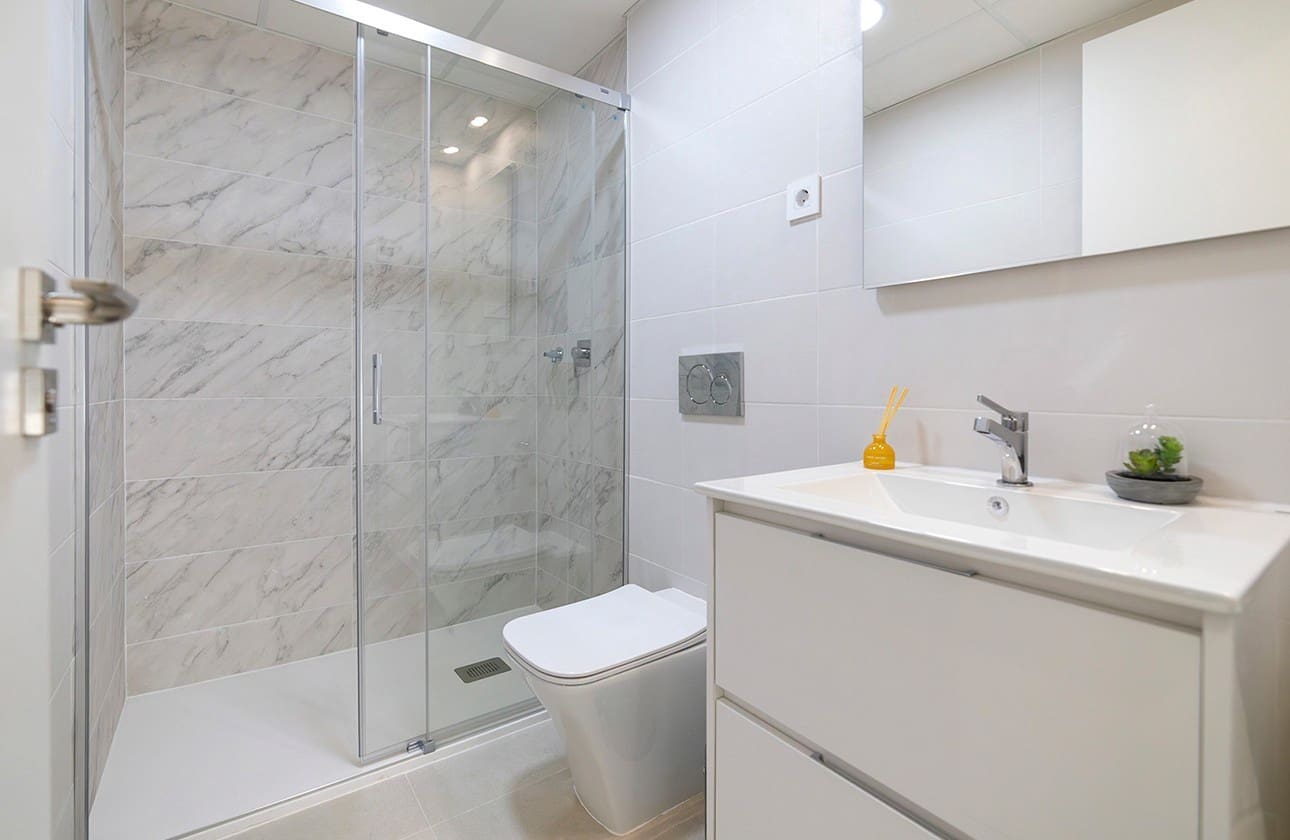 3 bedroom Apartment for sale in Punta Prima with pool garage - € 412,000 (Ref: 8031438)