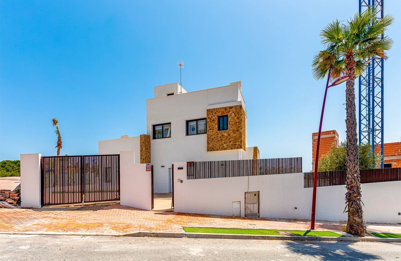 3 bedroom Villa for sale in Finestrat with pool garage - € 645,000 (Ref: 8046717)