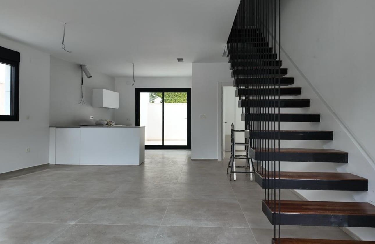 3 bedroom Villa for sale in Alicante / Alacant city with garage - € 449,000 (Ref: 8050520)