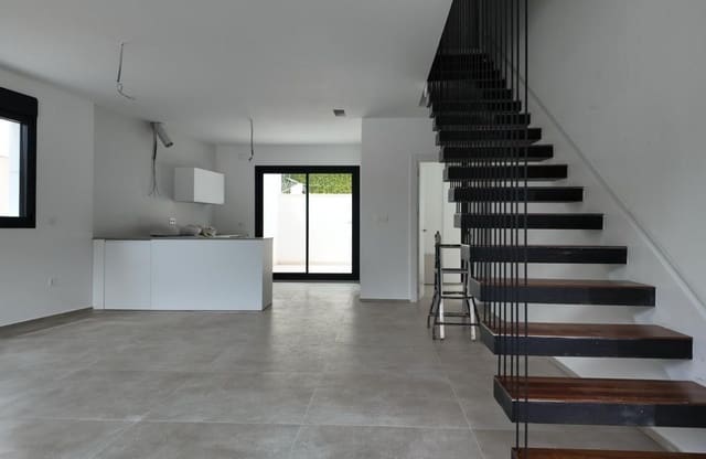 3 soveværelse Villa til salg i Vistahermosa, Alicante by med garage - € 449.000 (Ref: 8050520)