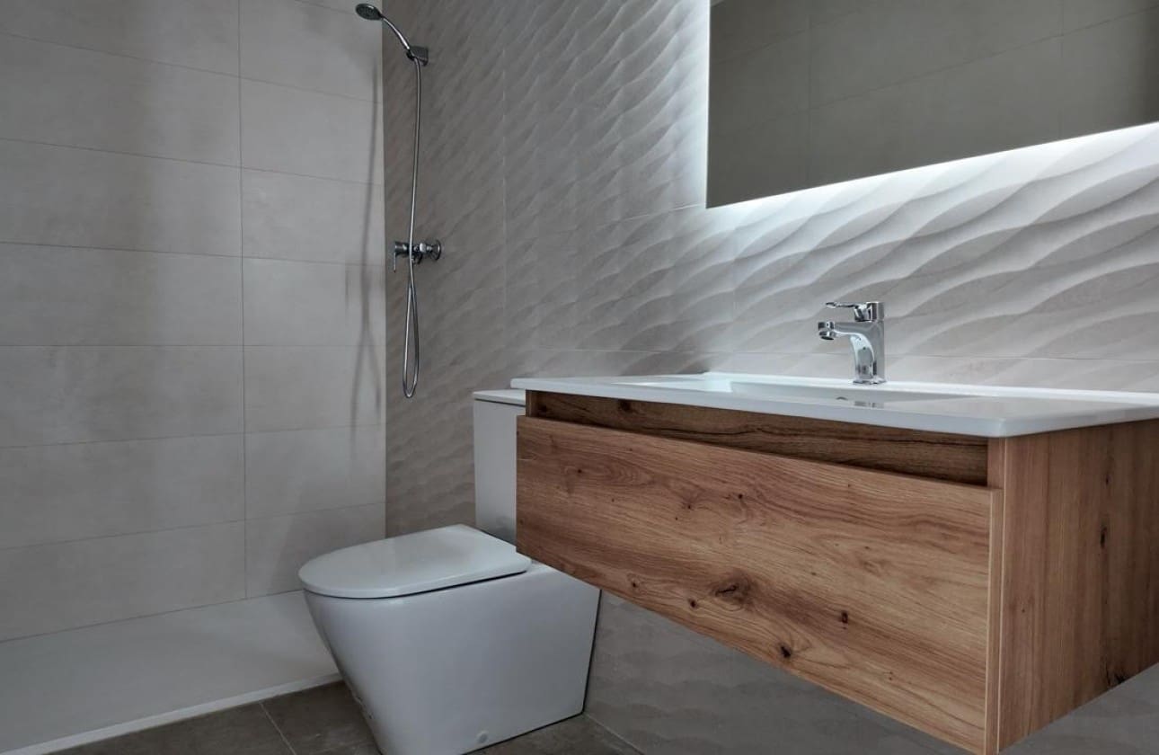 3 bedroom Villa for sale in Alicante / Alacant city with garage - € 449,000 (Ref: 8050520)