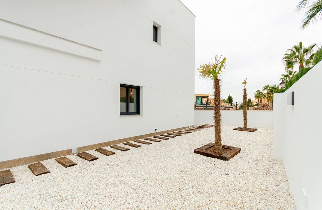 3 soverom Villa til salgs i Torrevieja med svømmebasseng garasje - € 409 000 (Ref: 8064932)