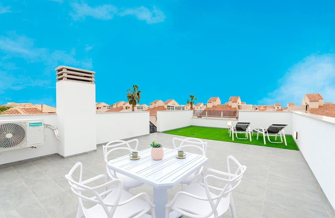 3 soverom Villa til salgs i Torrevieja med svømmebasseng garasje - € 409 000 (Ref: 8064932)