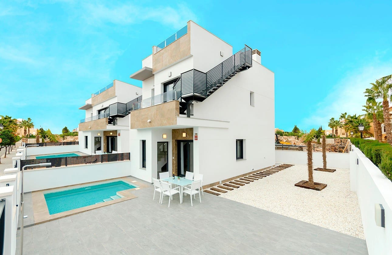 3 soverom Villa til salgs i Torrevieja med svømmebasseng garasje - € 409 000 (Ref: 8064932)