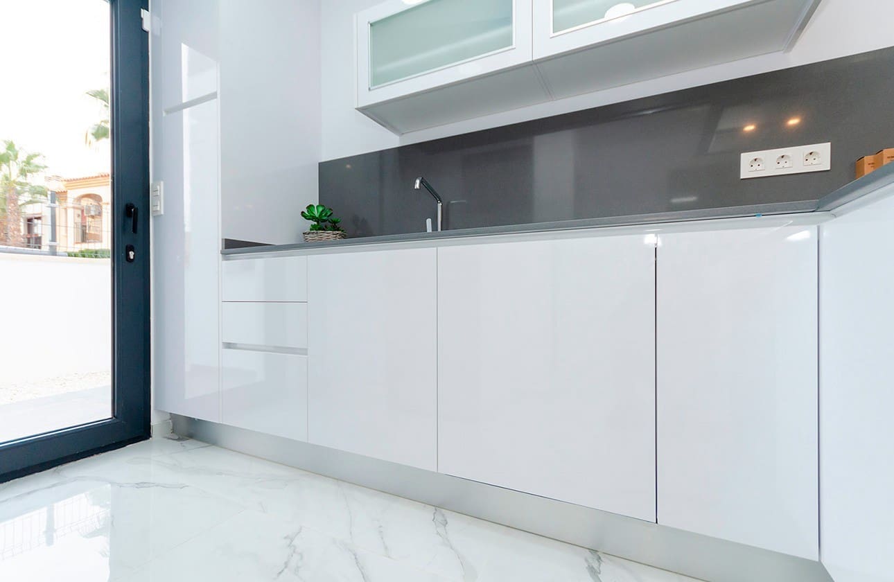 3 soverom Villa til salgs i Torrevieja med svømmebasseng garasje - € 409 000 (Ref: 8064932)