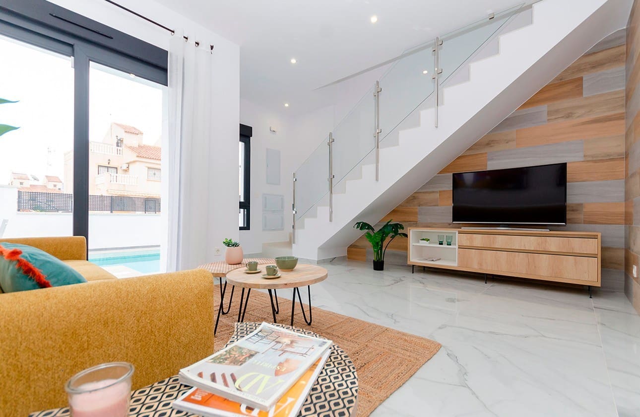 3 soverom Villa til salgs i Torrevieja med svømmebasseng garasje - € 409 000 (Ref: 8064932)