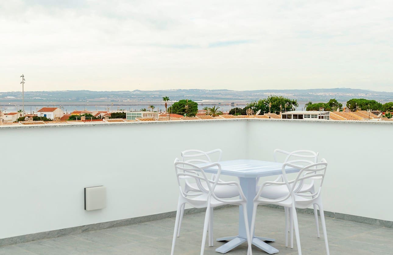 3 soverom Villa til salgs i Torrevieja med svømmebasseng garasje - € 409 000 (Ref: 8064932)