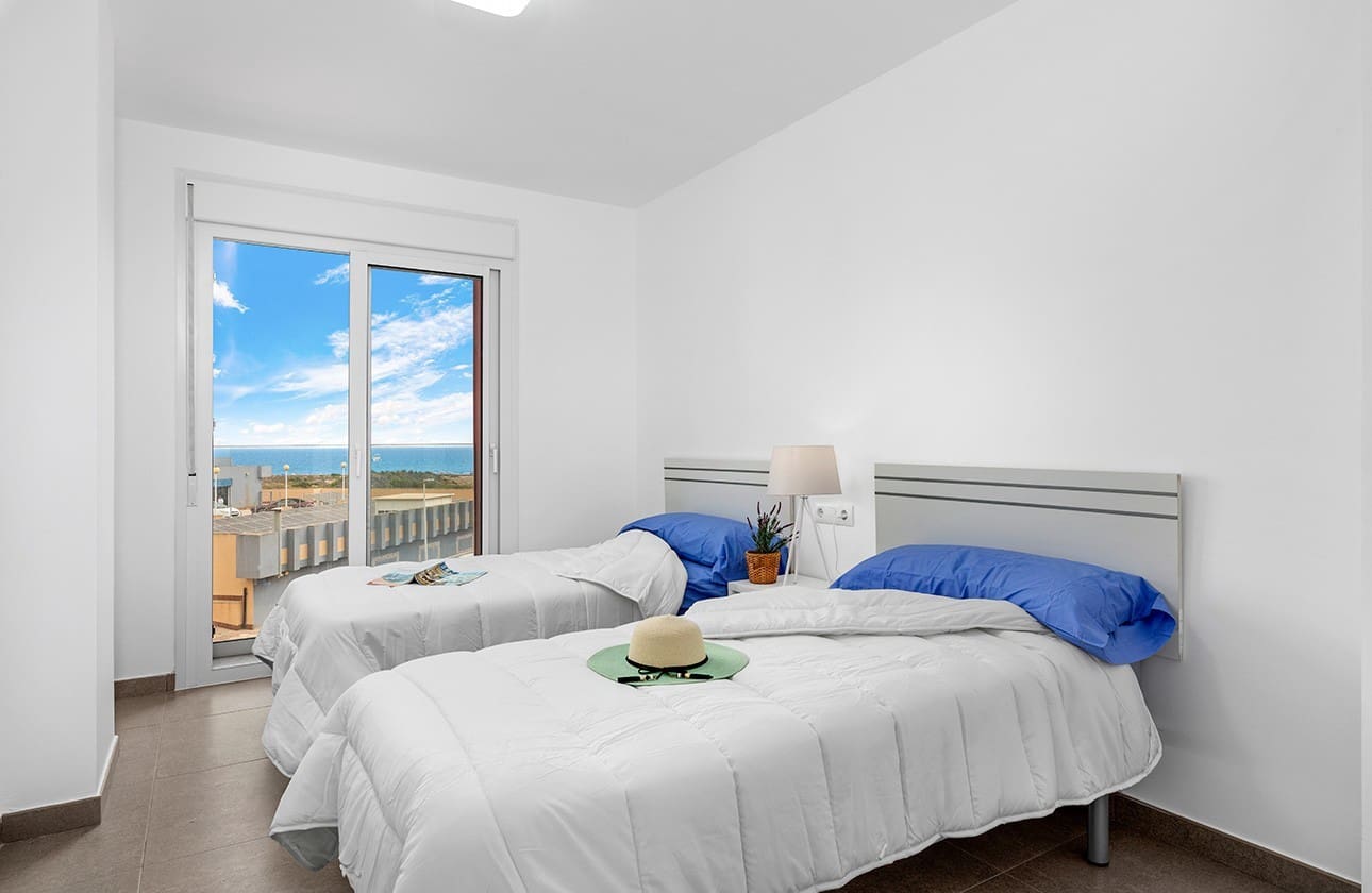 2 bedroom Apartment for sale in La Manga del Mar Menor with pool garage - € 215,178 (Ref: 8113183)