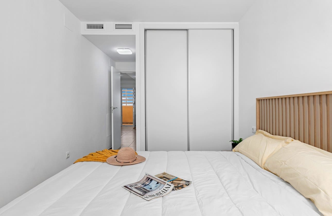 2 bedroom Apartment for sale in La Manga del Mar Menor with pool garage - € 215,178 (Ref: 8113183)