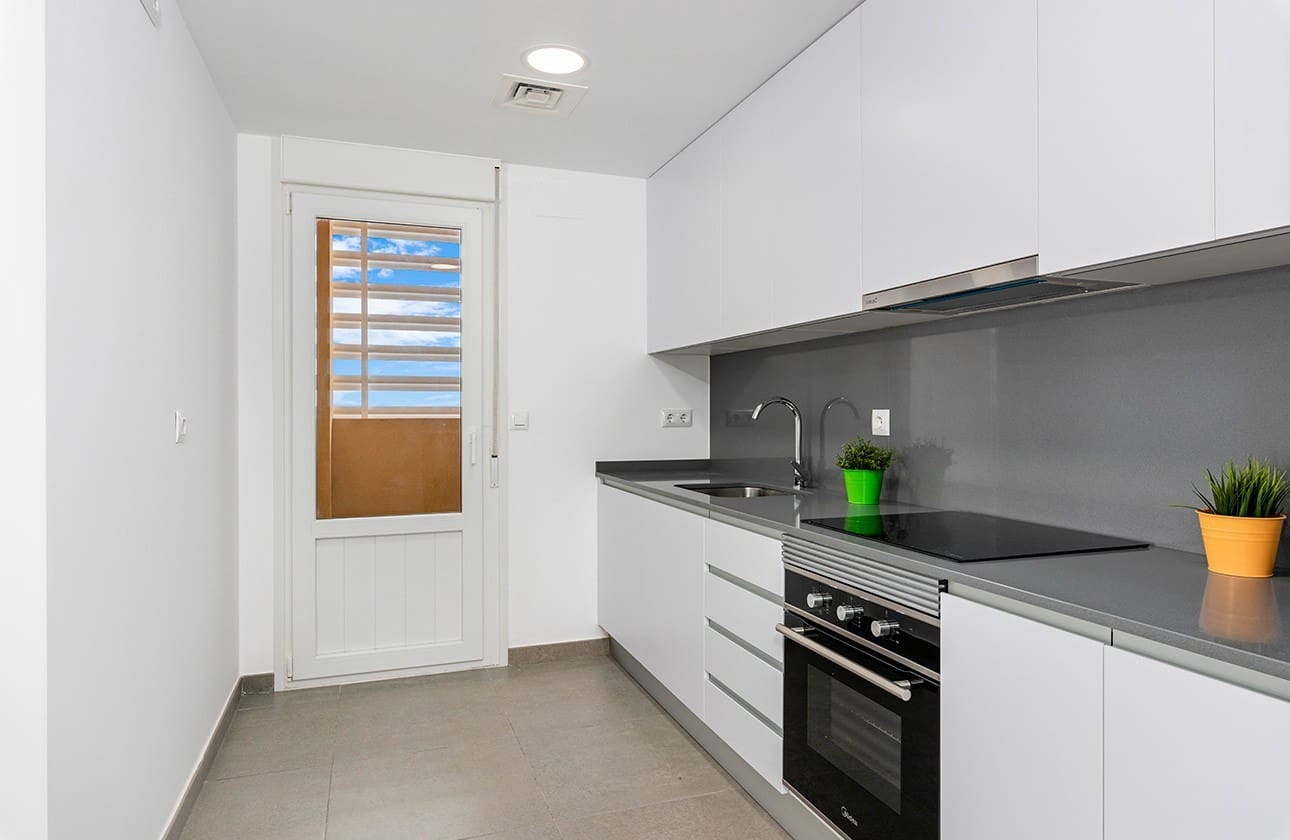 Apartamento de 3 habitaciones en La Manga del Mar Menor en venta con piscina garaje - 260.052 € (Ref: 8113185)