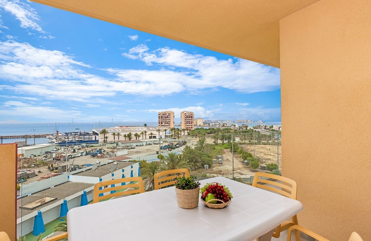 Apartamento de 3 habitaciones en La Manga del Mar Menor en venta con piscina garaje - 260.052 € (Ref: 8113185)