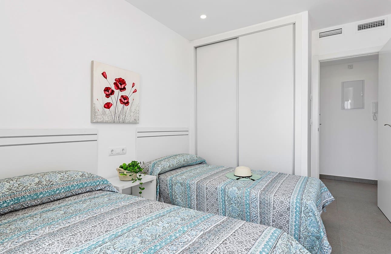 Apartamento de 3 habitaciones en La Manga del Mar Menor en venta con piscina garaje - 260.052 € (Ref: 8113185)