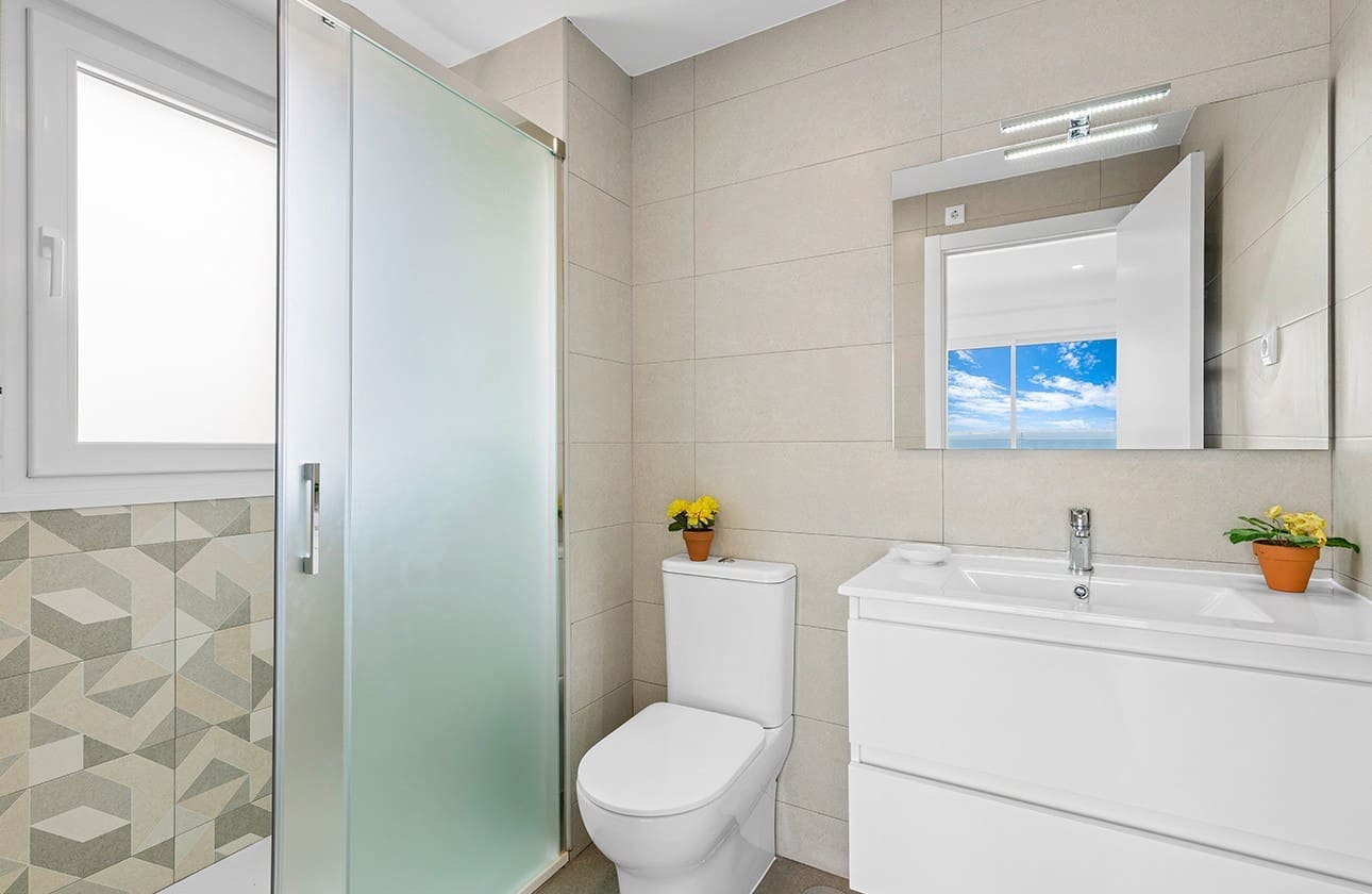 Apartamento de 3 habitaciones en La Manga del Mar Menor en venta con piscina garaje - 260.052 € (Ref: 8113185)