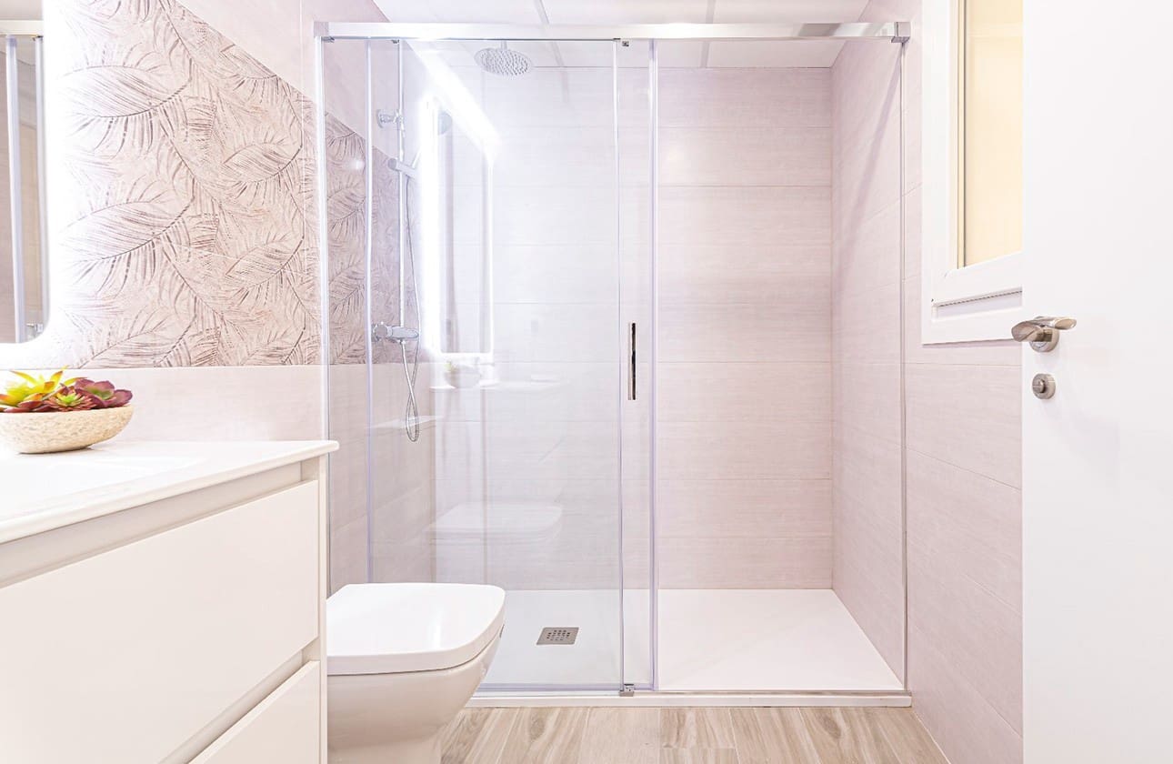 2 bedroom Apartment for sale in La Manga del Mar Menor with pool garage - € 270,631 (Ref: 8113187)