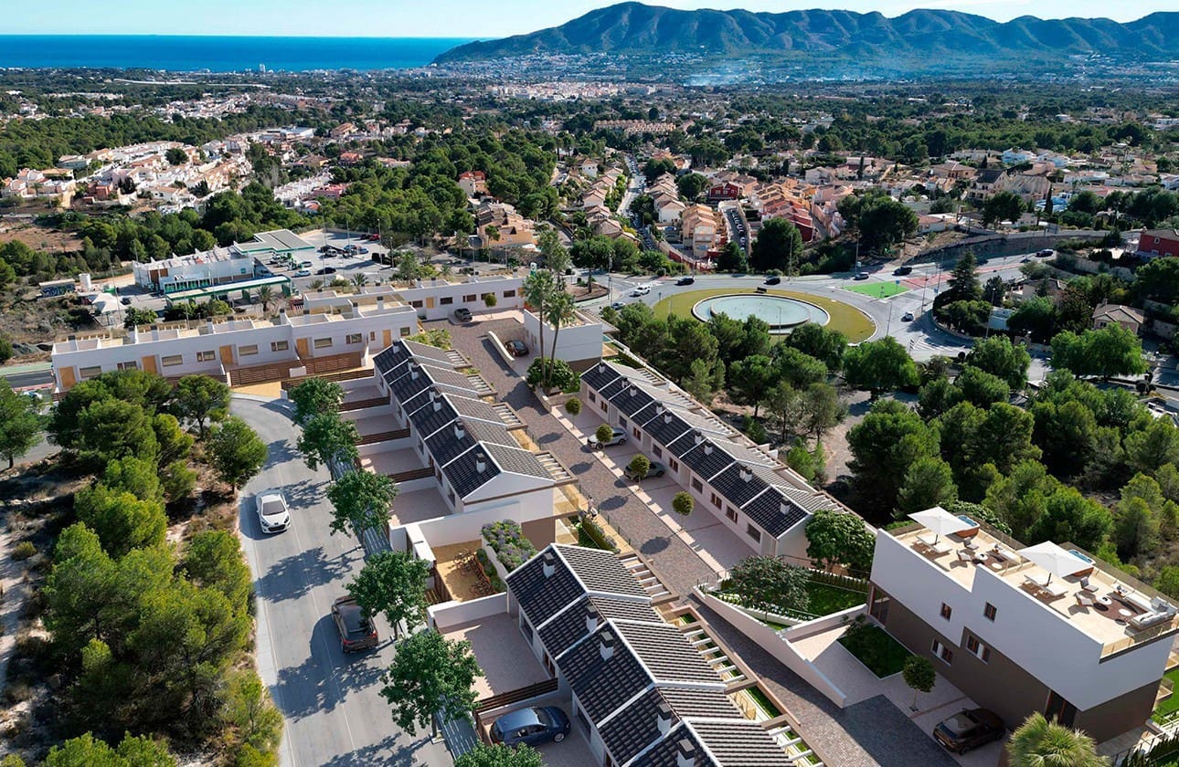 4 soveværelse Byhus til salg i La Nucia med swimmingpool garage - € 499.000 (Ref: 8175235)