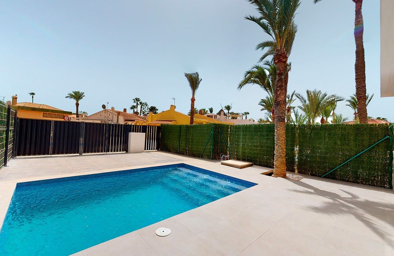 3 soveværelse Villa til salg i Estrella de Mar med swimmingpool garage - € 399.000 (Ref: 8223641)