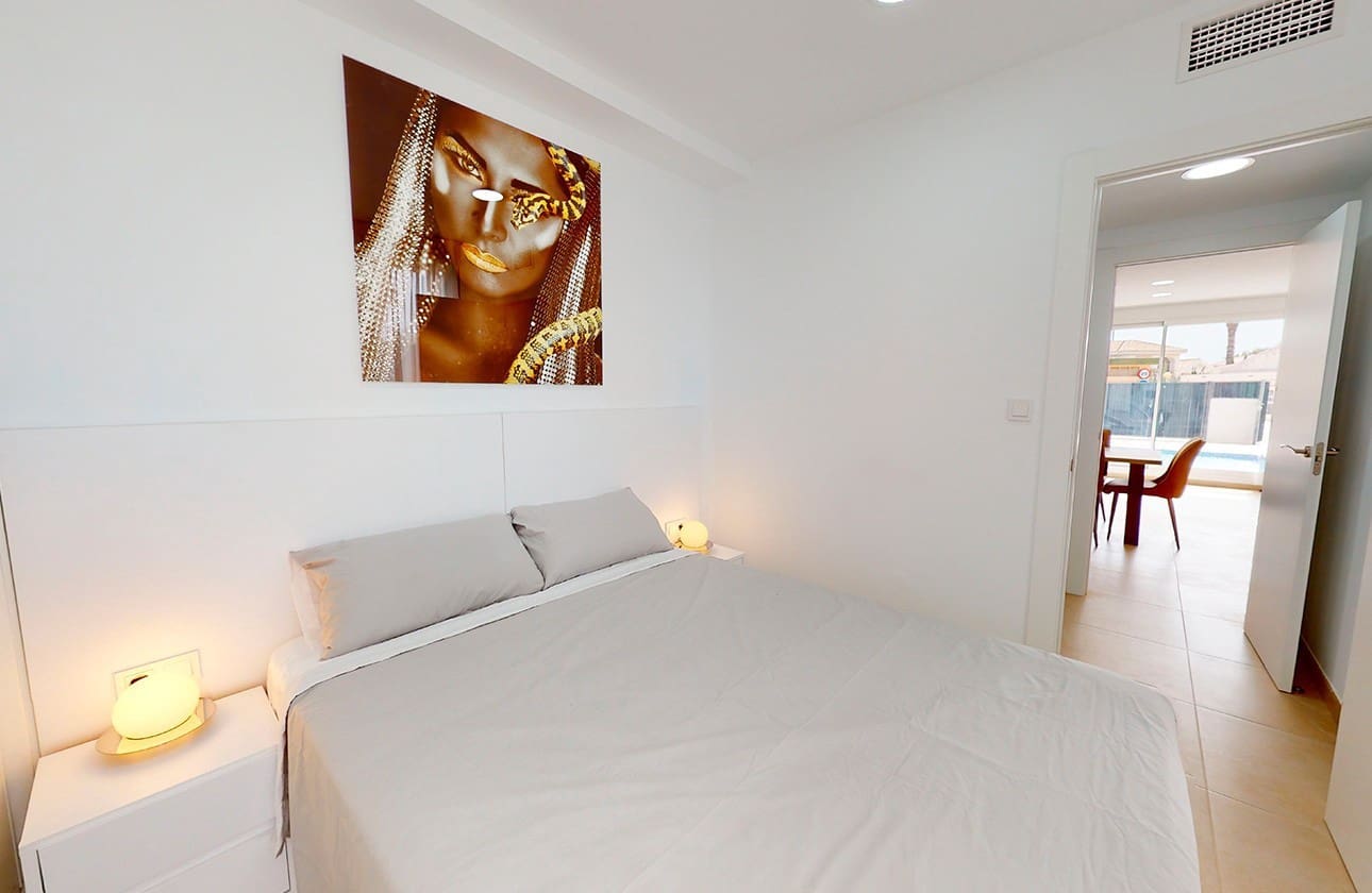 3 soveværelse Villa til salg i Estrella de Mar med swimmingpool garage - € 399.000 (Ref: 8223641)