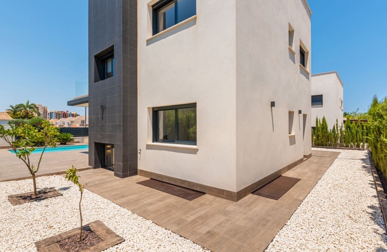 2 camera da letto Villa in vendita in Playa Honda con piscina - 455.000 € (Rif: 8286073)