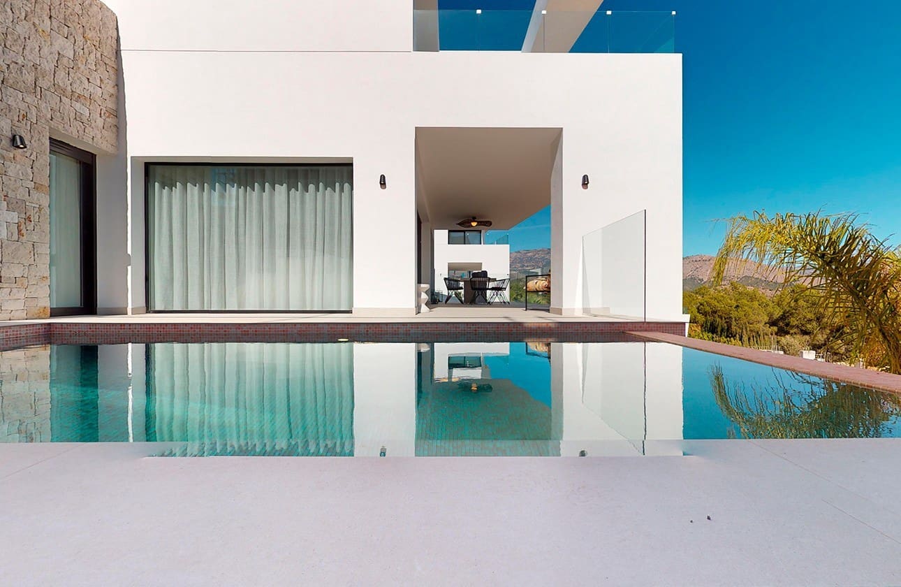 3 bedroom Villa for sale in Polop with pool garage - € 860,000 (Ref: 8323555)