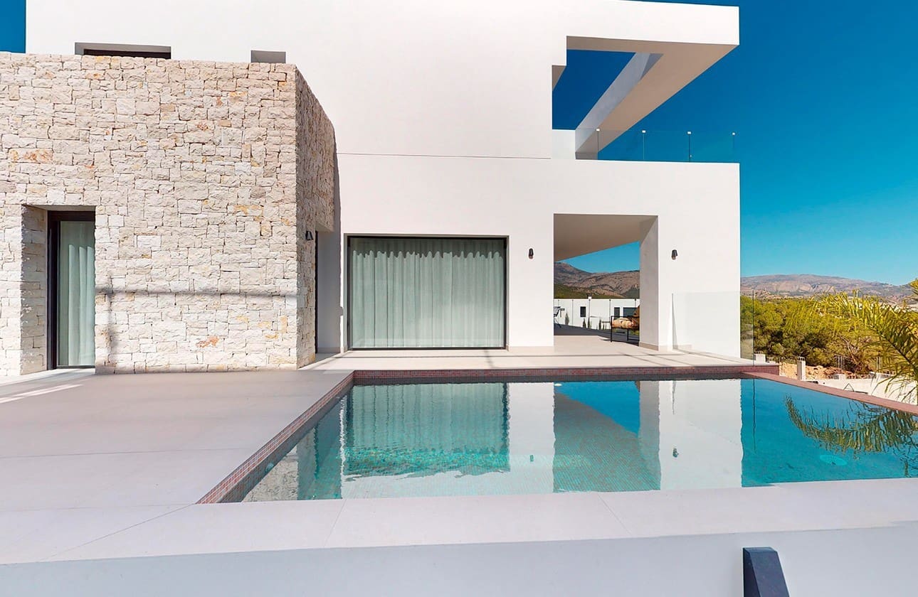 3 bedroom Villa for sale in Polop with pool garage - € 860,000 (Ref: 8323555)