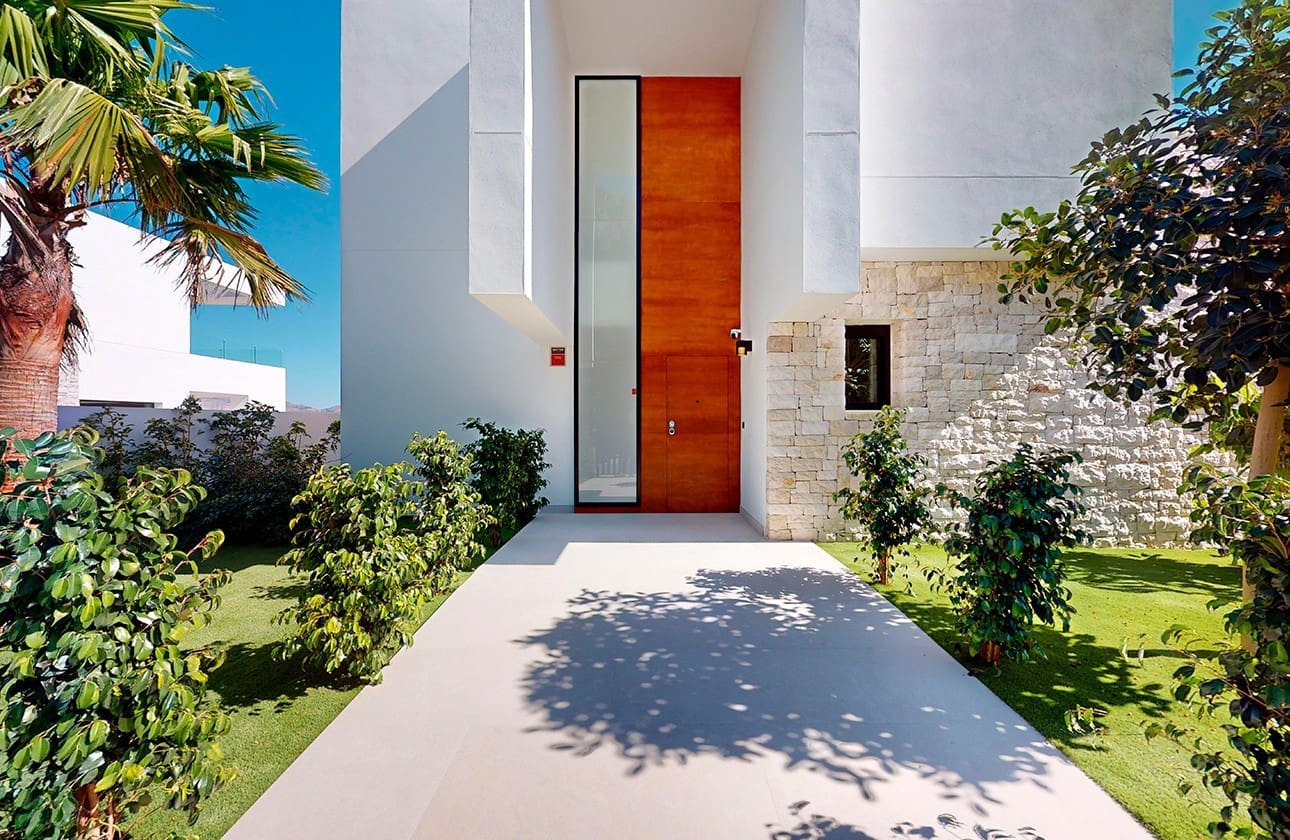 3 bedroom Villa for sale in Polop with pool garage - € 860,000 (Ref: 8323555)