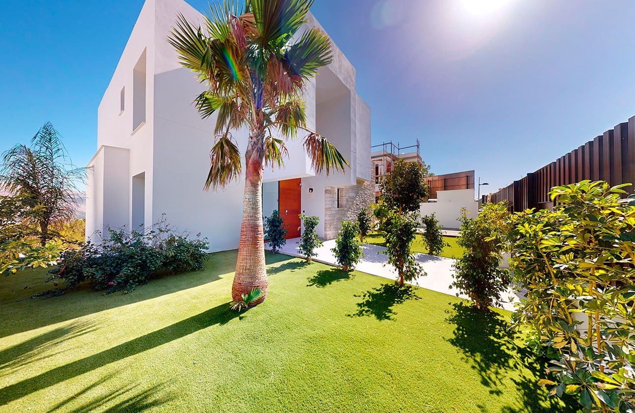 3 bedroom Villa for sale in Polop with pool garage - € 860,000 (Ref: 8323555)