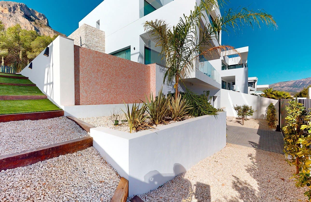 3 bedroom Villa for sale in Polop with pool garage - € 860,000 (Ref: 8323555)