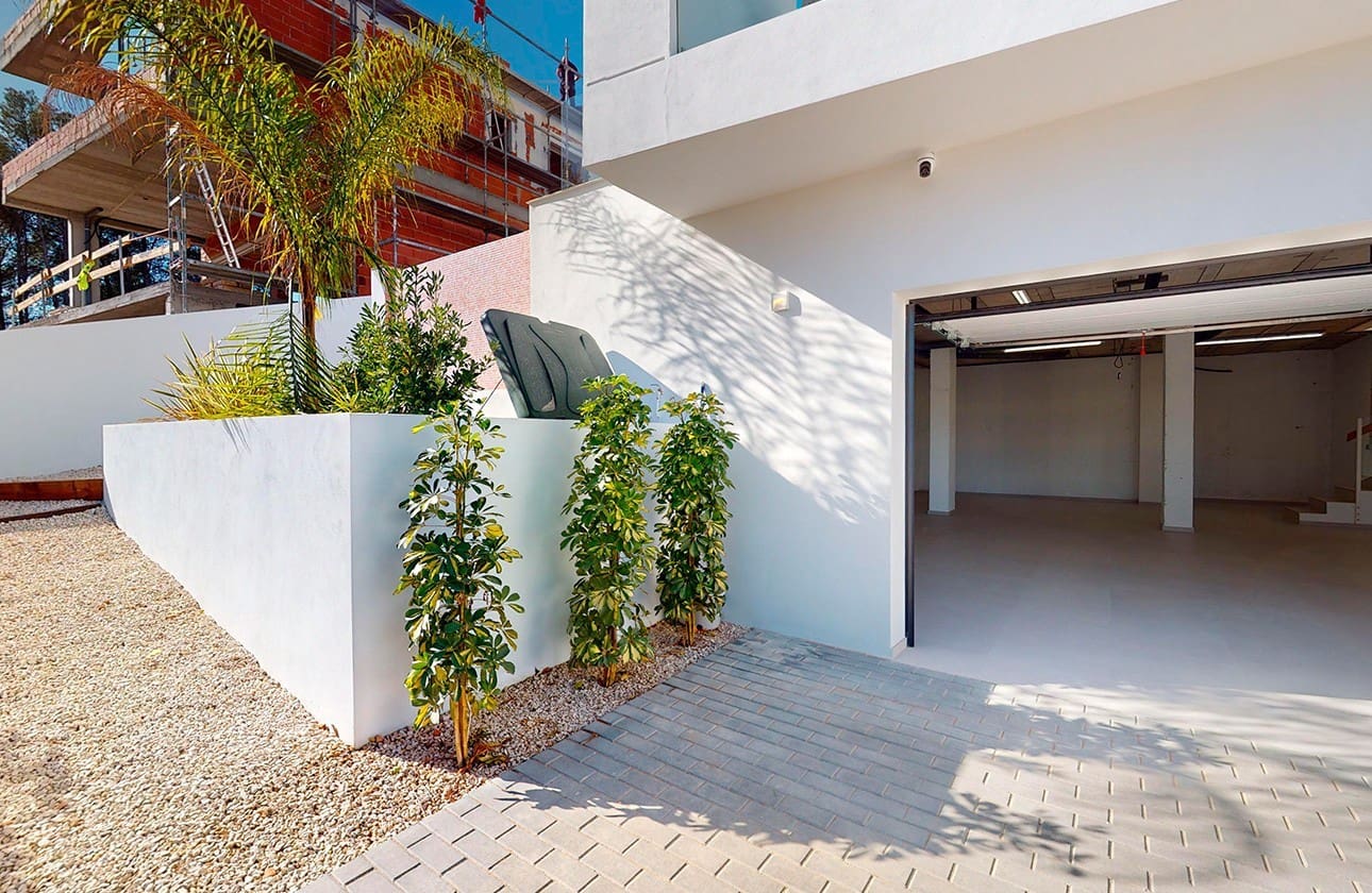 3 bedroom Villa for sale in Polop with pool garage - € 860,000 (Ref: 8323555)