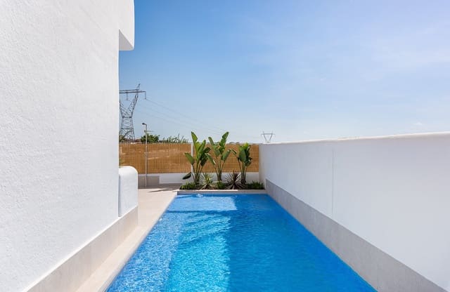 3 soverom Villa til salgs i Las Lomas de Rame - Bahía Bella, Los Alcázares med svømmebasseng garasje - € 499 900 (Ref: 8326535)