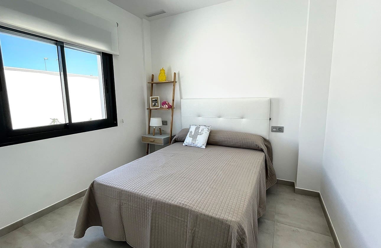 3 bedroom Villa for sale in Pinar de Campoverde with pool garage - € 422,500 (Ref: 8329206)